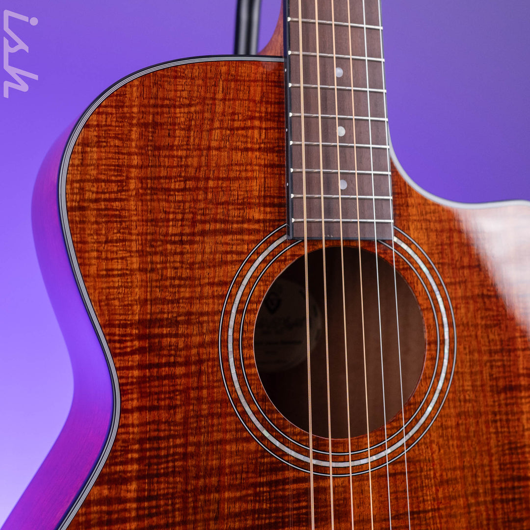 Guild OM260ce Deluxe Blackwood Natural