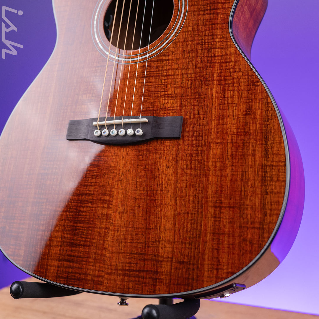 Guild OM260ce Deluxe Blackwood Natural