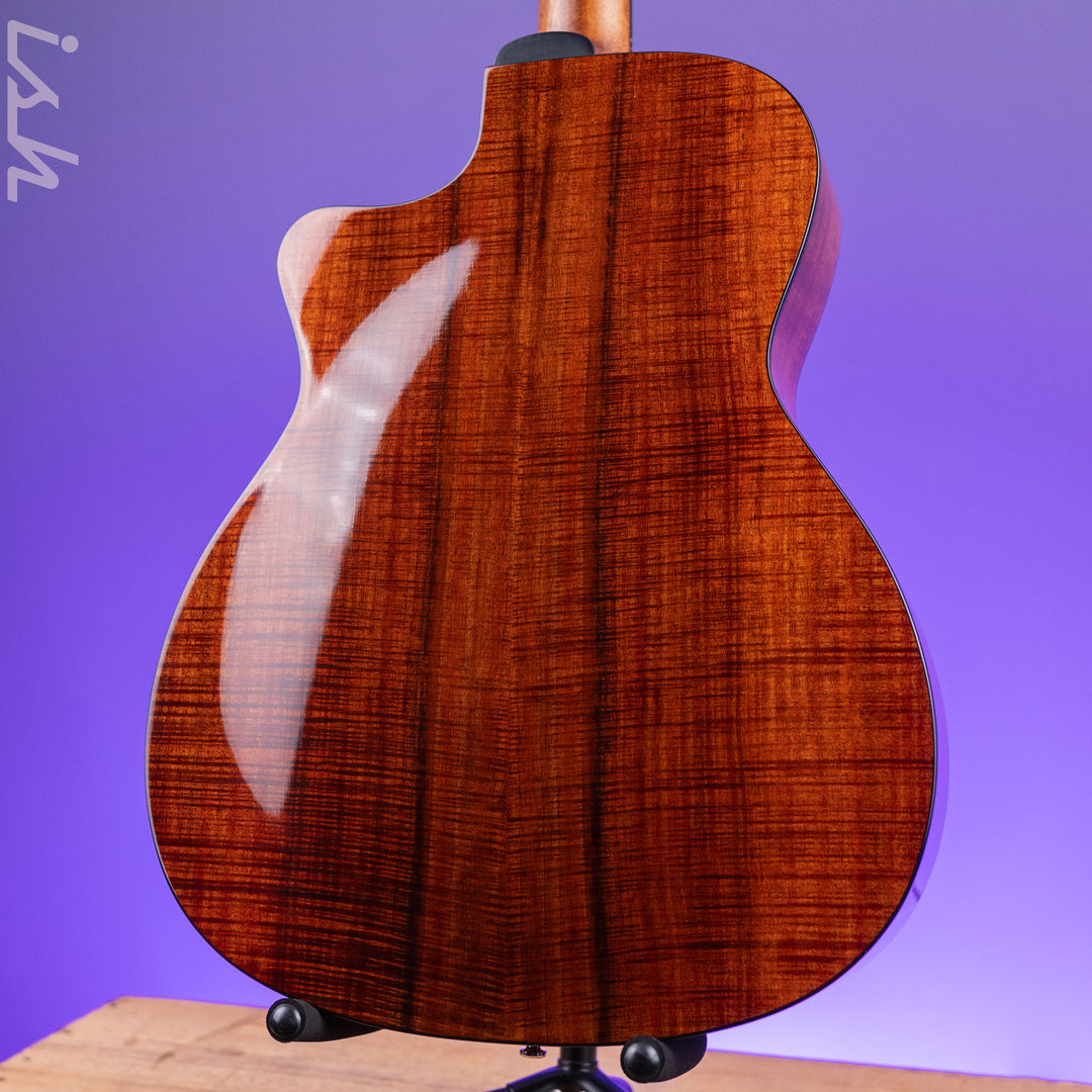 Guild OM260ce Deluxe Blackwood Natural