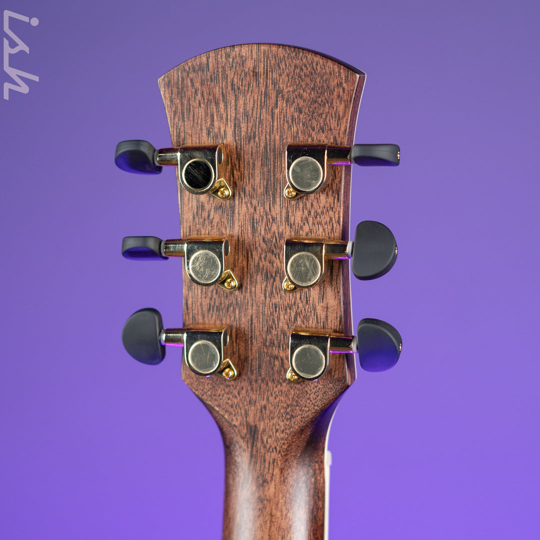 Orangewood Brooklyn Grand Concert Acoustic Guitar