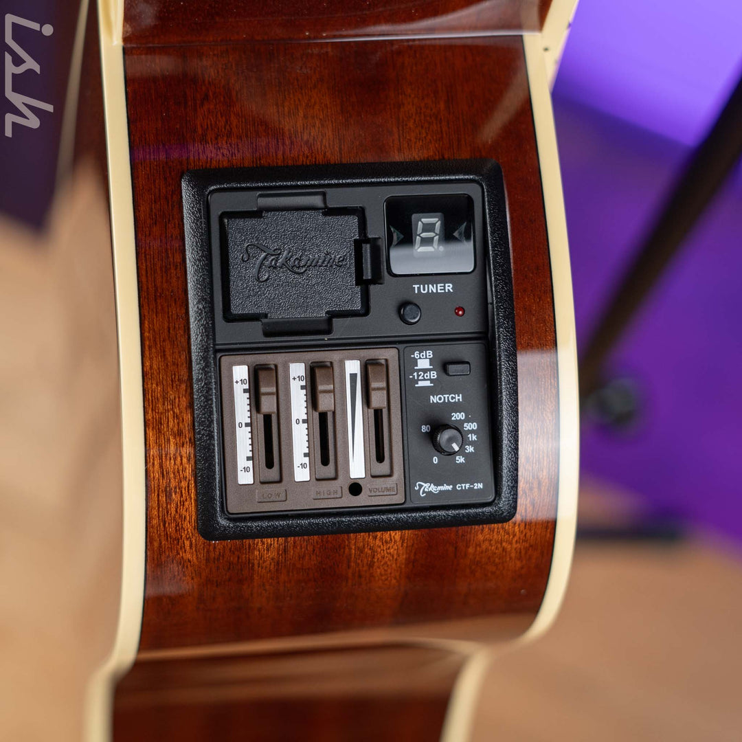Takamine P4DC Dreadnought Cutaway Acoustic-Electric Guitar Demo