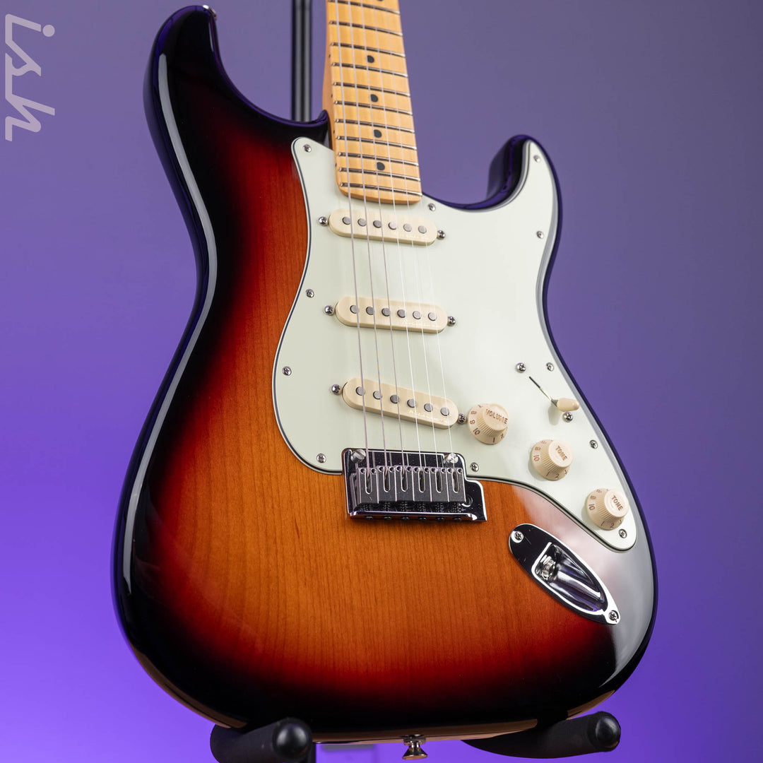 2021 Fender Player Plus Stratocaster Tobacco Sunburst