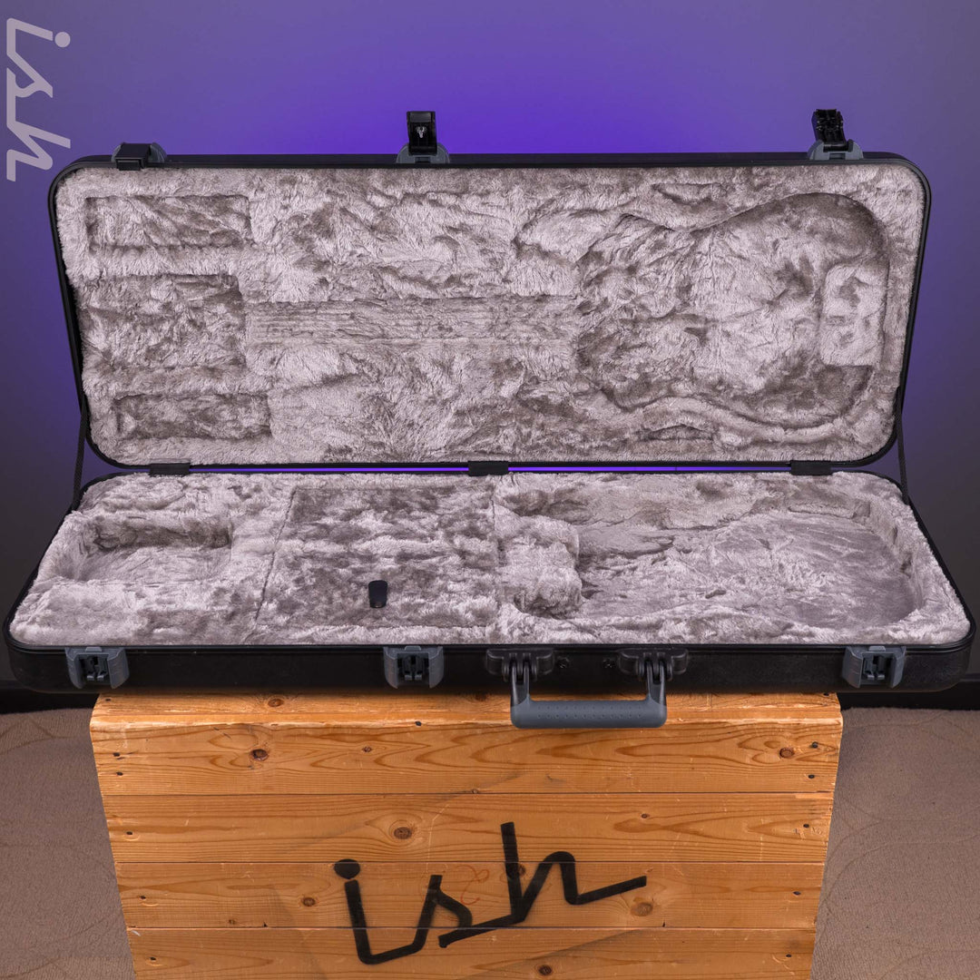 Fender Deluxe Molded Case - Stratocaster®/Telecaster®