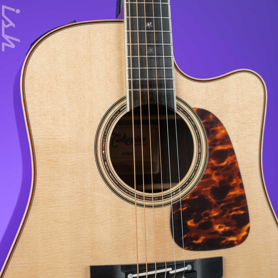 Takamine P7DC Dreadnought Acoustic-Electric Guitar