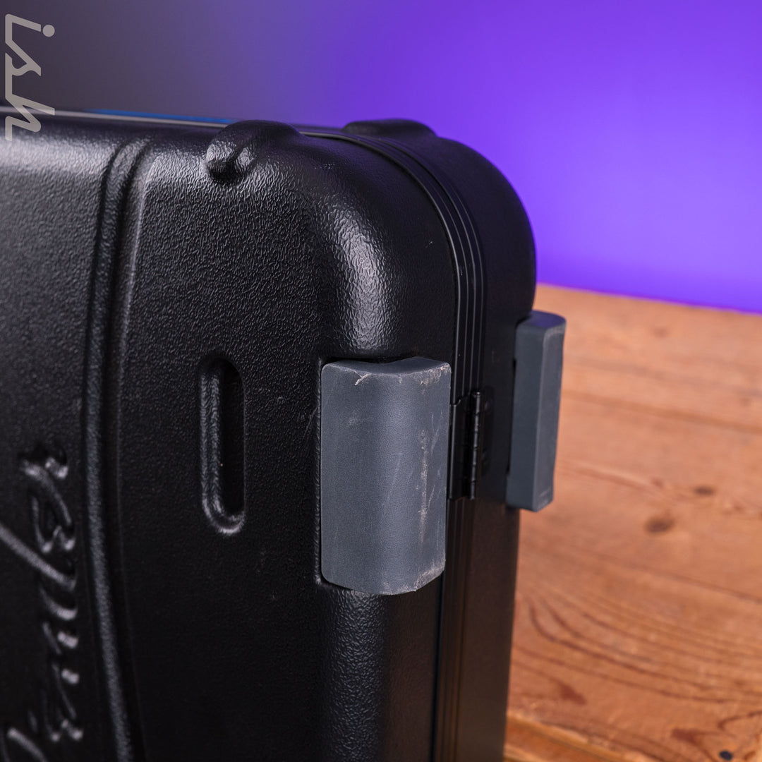 Fender Deluxe Molded Case - Stratocaster®/Telecaster®