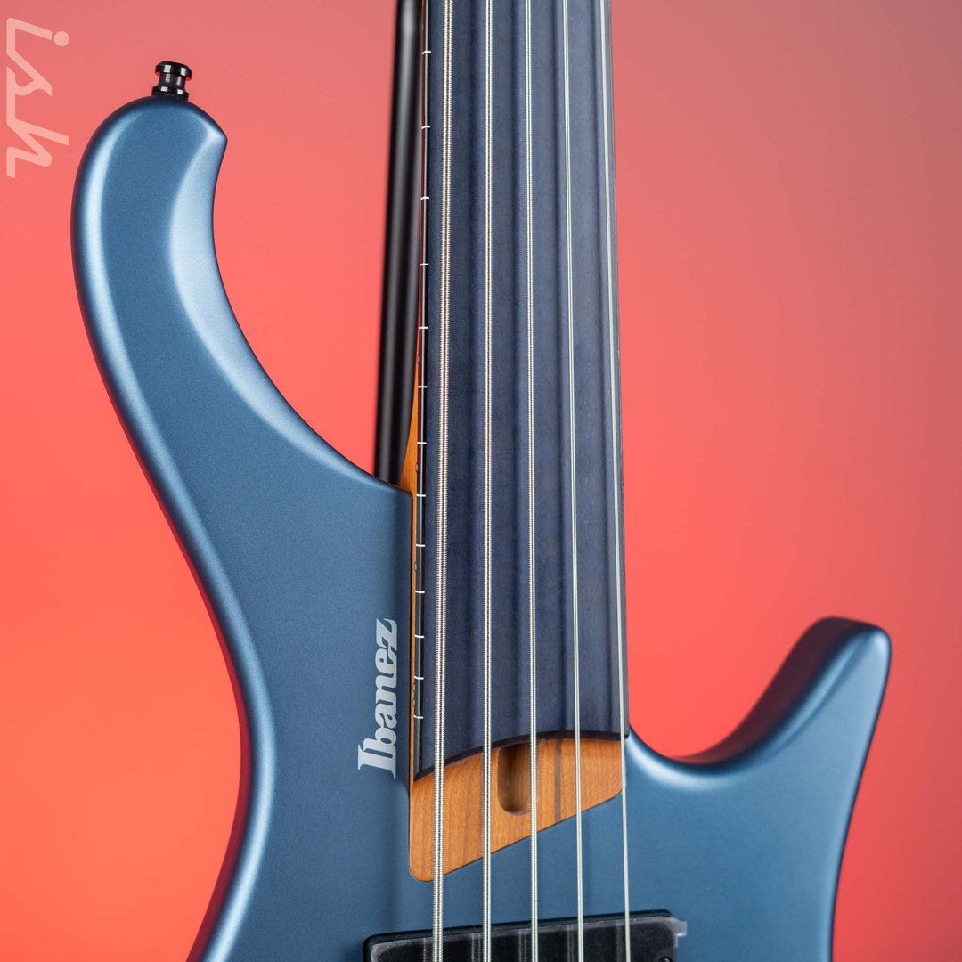 Ibanez EHB1005F Standard 5-String Fretless Multi-Scale Bass Arctic Ocean Matte Demo