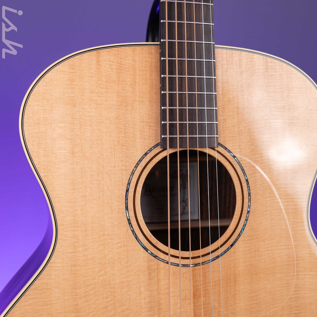 Alvarez Yairi YB70 Baritone Acoustic Guitar Natural