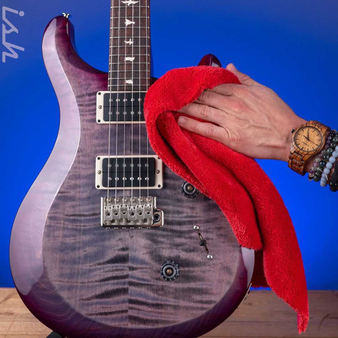 Ish Guitars Premium Edgeless Cleaning Cloth Red