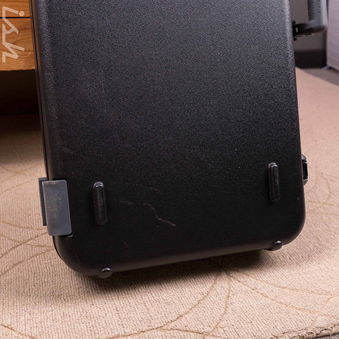 Fender Deluxe Molded Case - Stratocaster®/Telecaster®