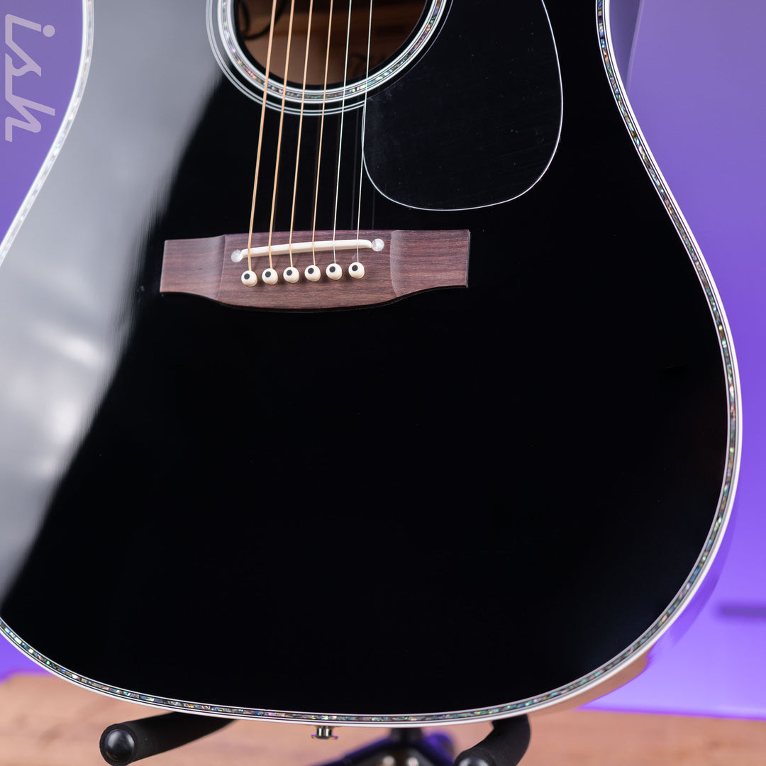 Takamine EF341DX Acoustic-Electric Guitar Black Demo