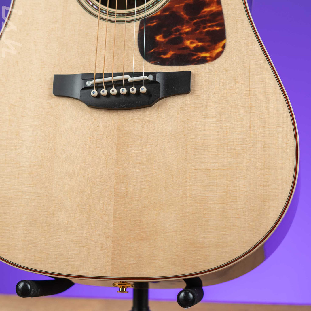 Takamine P7DC Dreadnought Acoustic-Electric Guitar