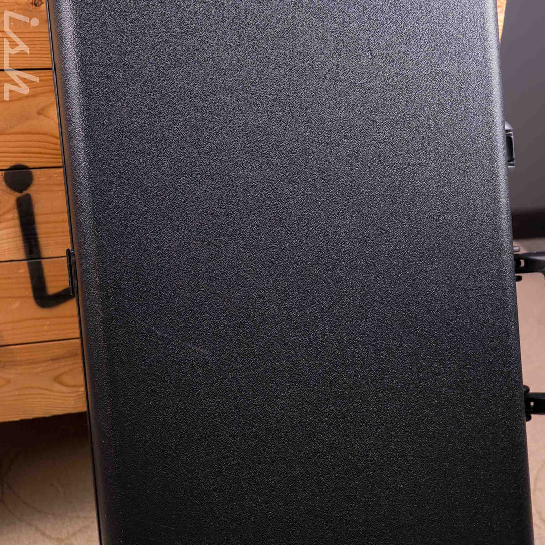 Fender Deluxe Molded Case - Stratocaster®/Telecaster®
