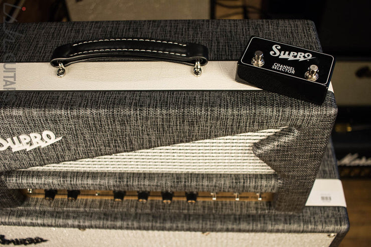 Supro 1799 Statesman 150W 2x12 Guitar Extension Speaker Cabinet