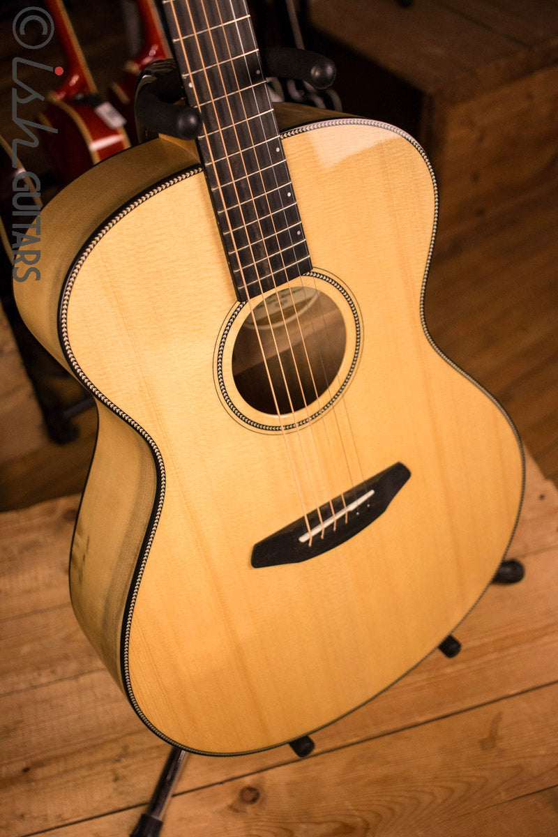 Breedlove Oregon Concerto E Sitka Spruce Myrtlewood