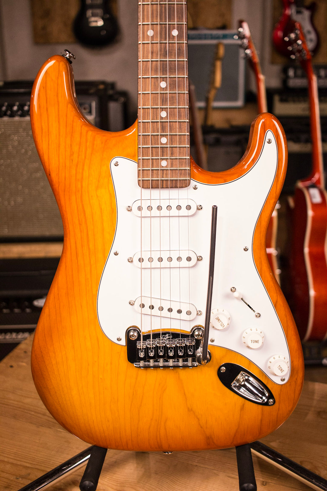 2015 G&amp;L Legacy Honeyburst Maple Neck Rosewood Fingerboard Custom