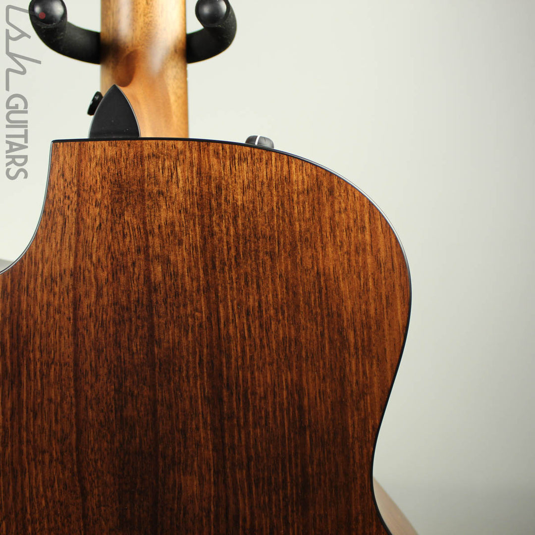 Taylor 326ce Baritone-8 String LTD
