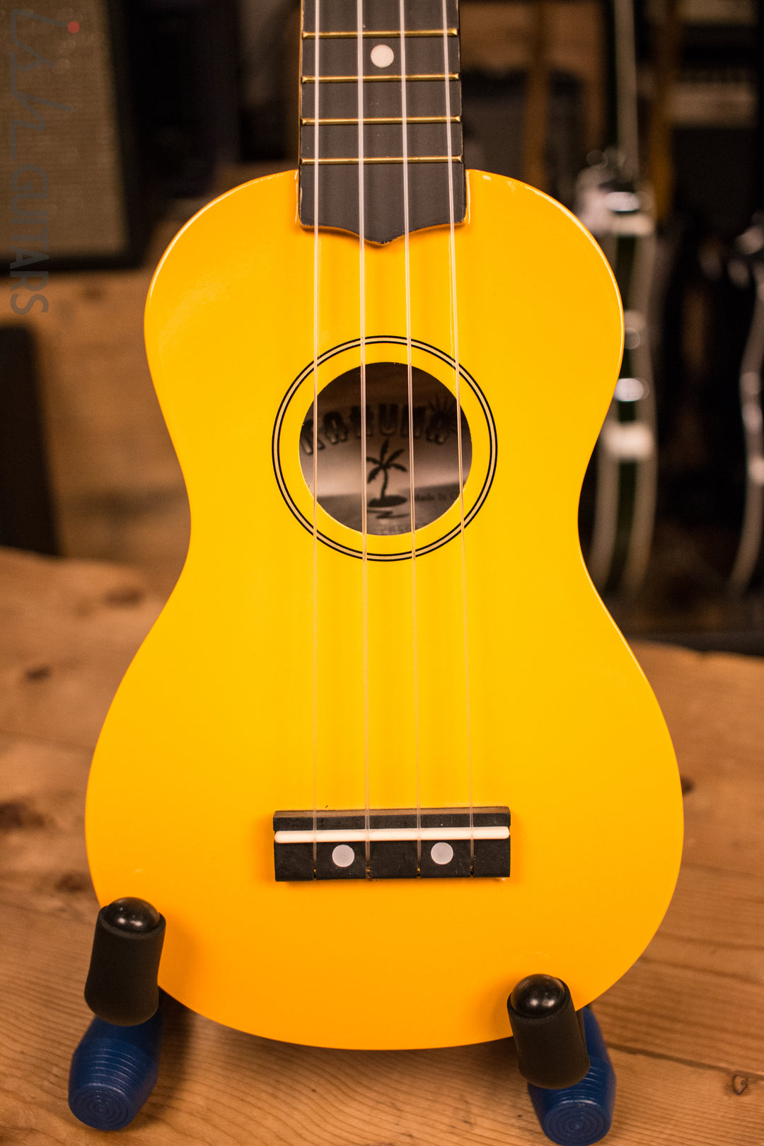Kahuna Soprano Ukulele with Case Yellow