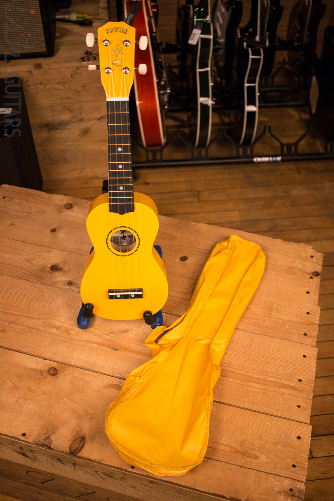 Kahuna Soprano Ukulele with Case Yellow