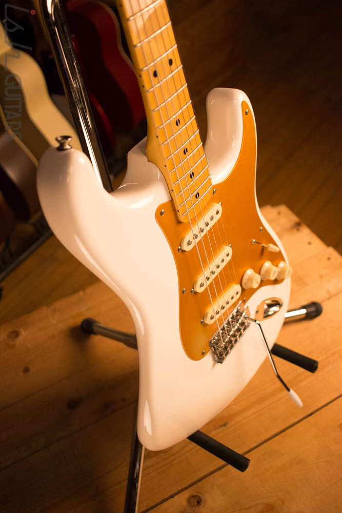 Fender Squire Classic Vibe 1957 Reissue Stratocaster Olympic White Gold Anodized Pickguard