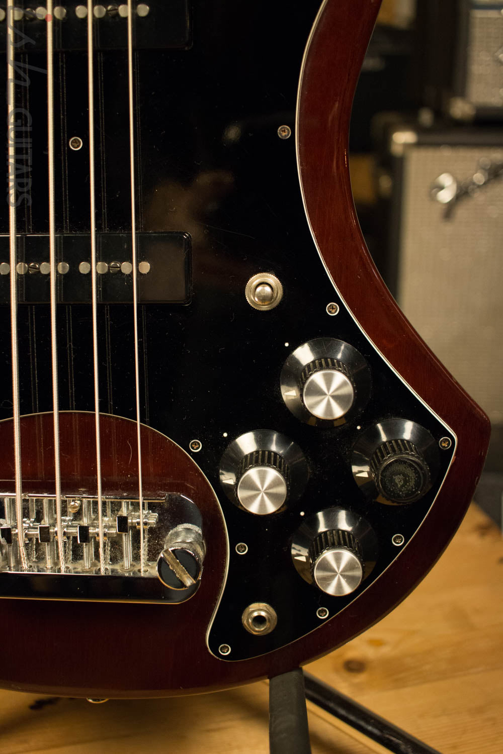 1978 Guild B-302 Bass – Ish Guitars