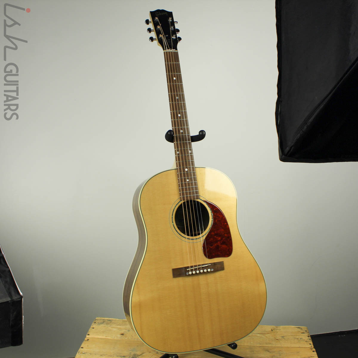 2016 Gibson J-15 Acoustic Sitka Spruce w/ OHSC – Ish Guitars