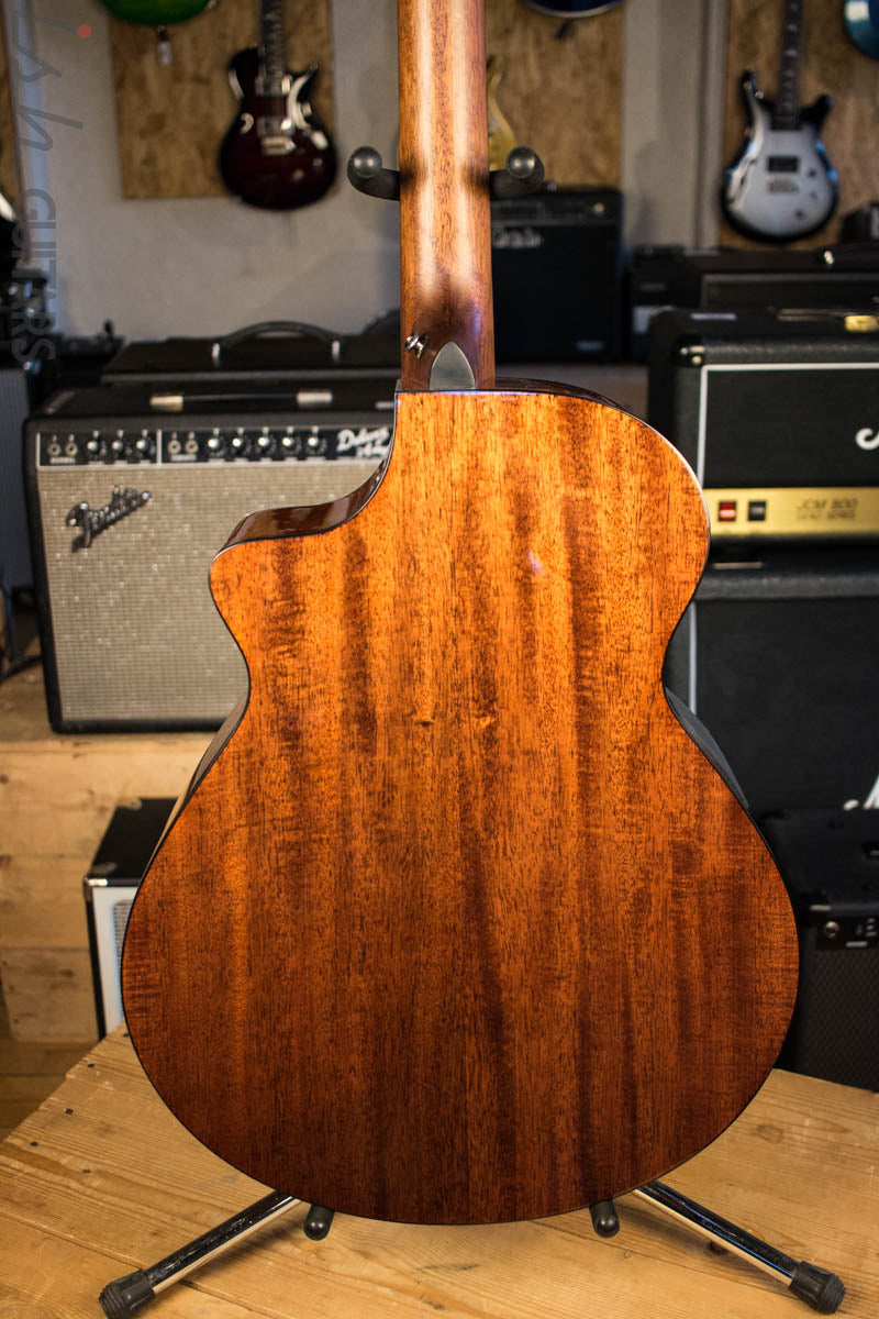 Breedlove Solo Acoustic Electric Bass Guitar