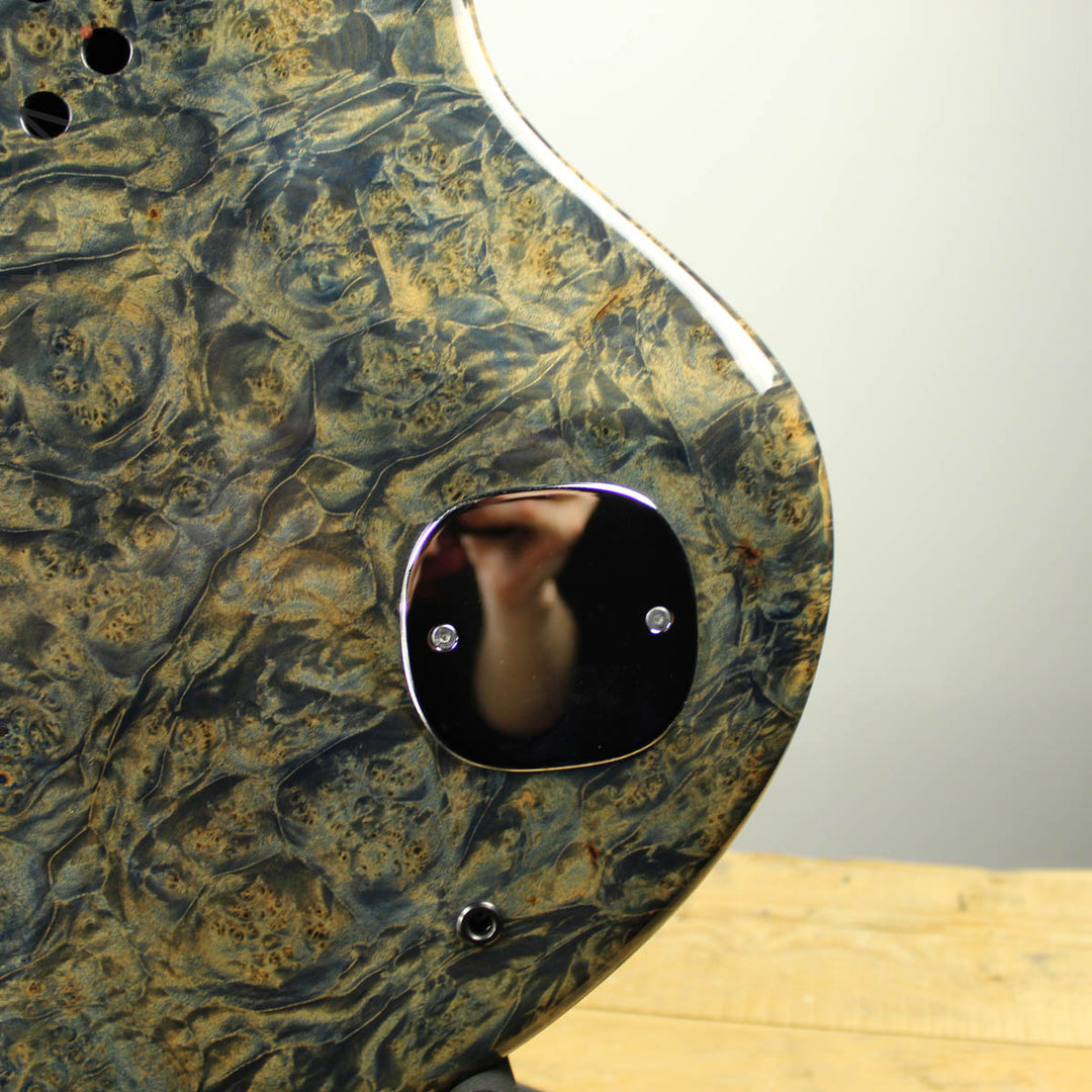 Ritter R8 Singlecut Bass Guitar Solid Maple Burl