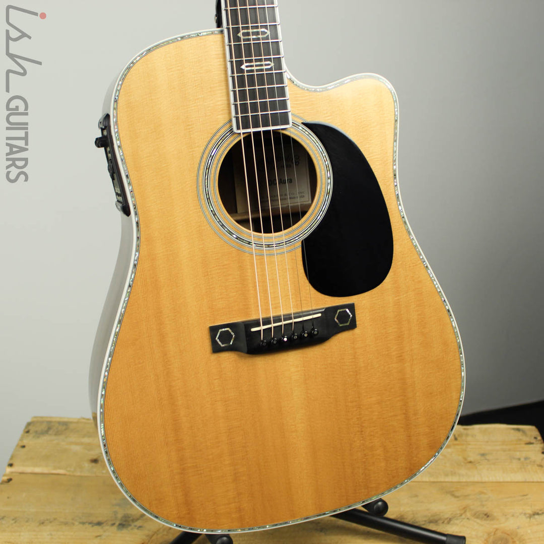 2011 Martin DC Aura Cutaway Acoustic Electric Guitar