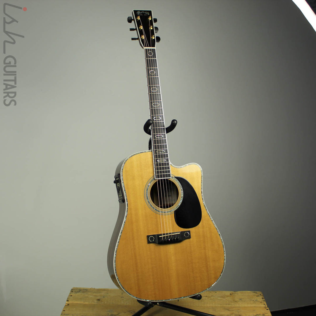 2011 Martin DC Aura Cutaway Acoustic Electric Guitar