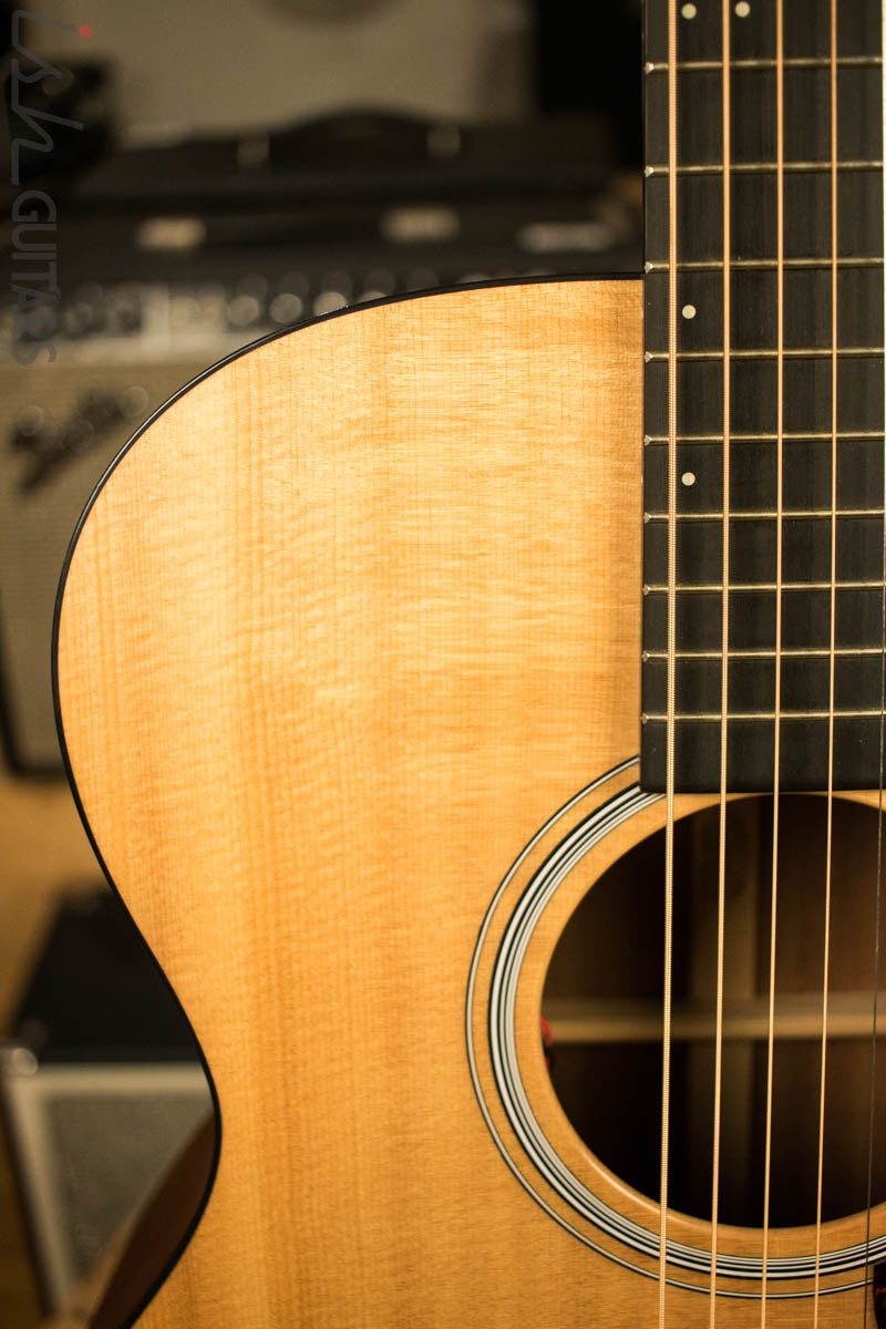2017 Martin Performing Artist Series OMCPA4 Acoustic Guitar