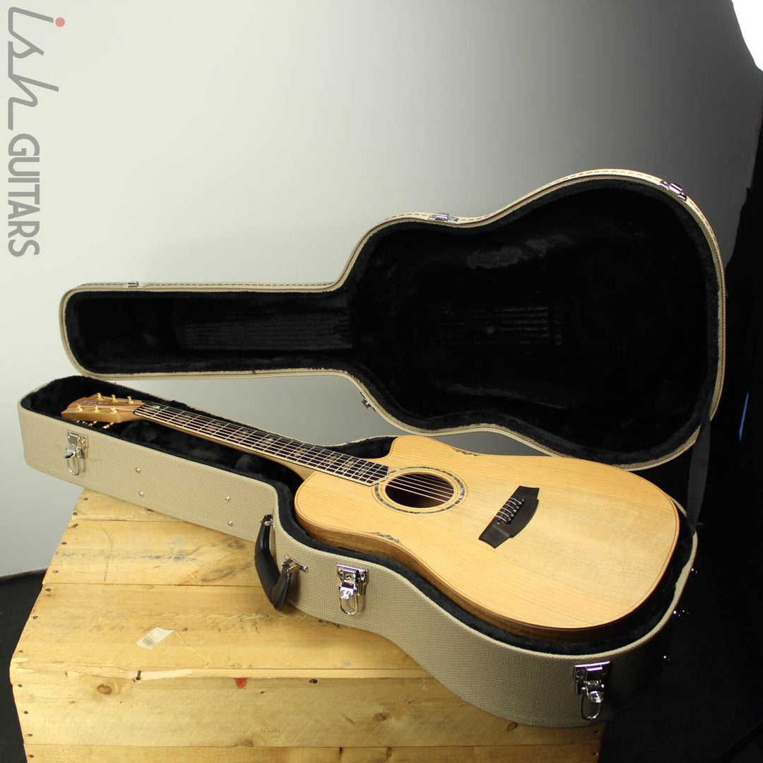 Cole Clark FL3EC-COLB Cedar of Lebanon Top with Blackwood Back and Sides