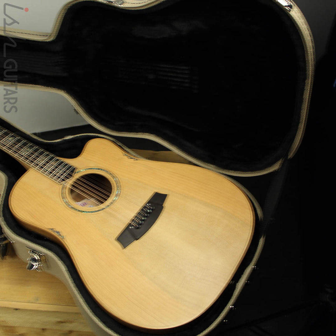 Cole Clark FL3EC-COLB Cedar of Lebanon Top with Blackwood Back and Sides