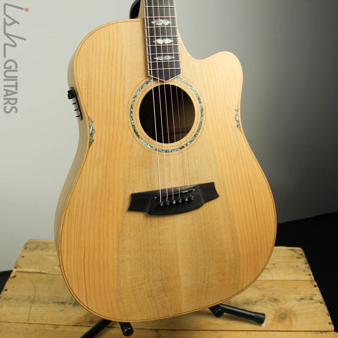 Cole Clark FL3EC-COLB Cedar of Lebanon Top with Blackwood Back and Sides