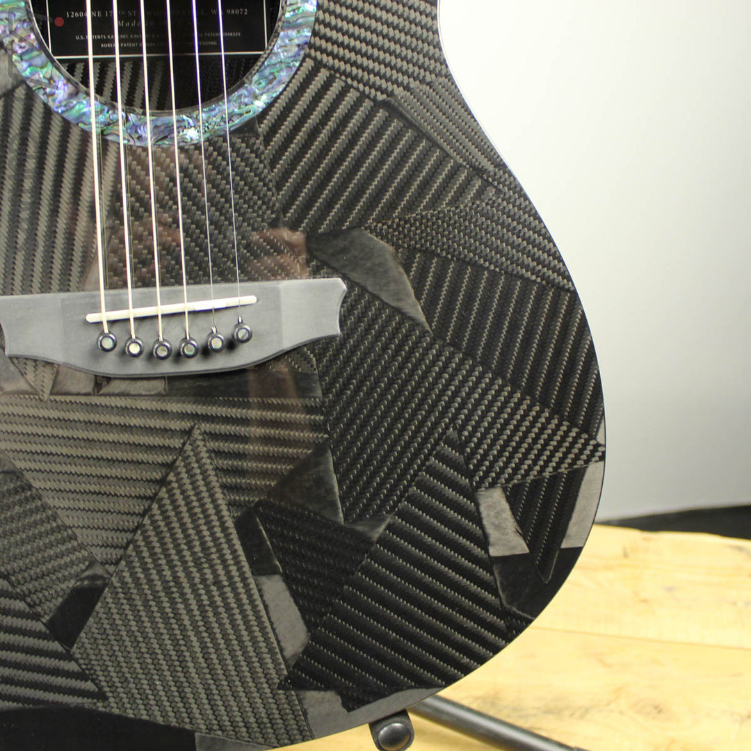 RainSong Black Ice BI-OM1000N2 Graphite Acoustic
