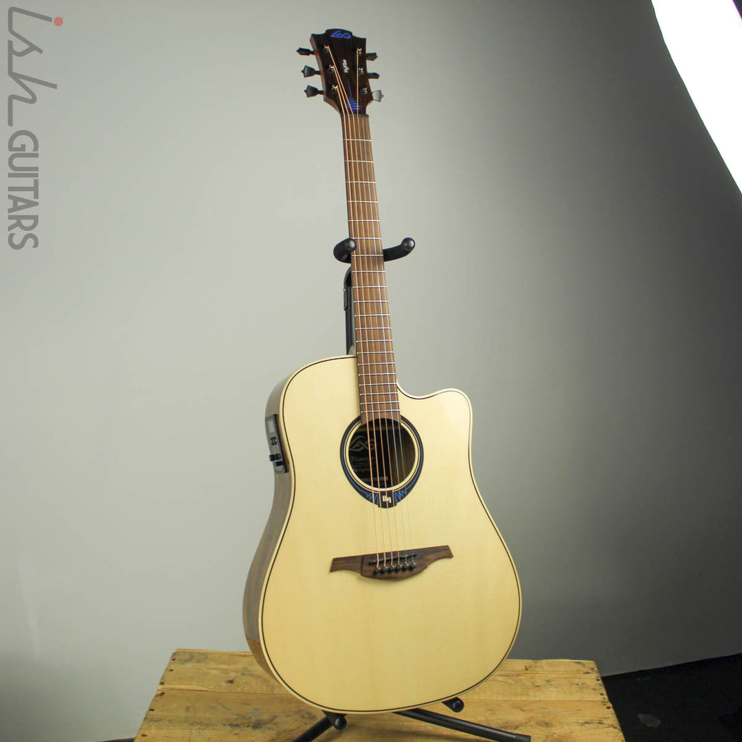 LAG THV20DCE Dreadnaught Cutaway HyVibe