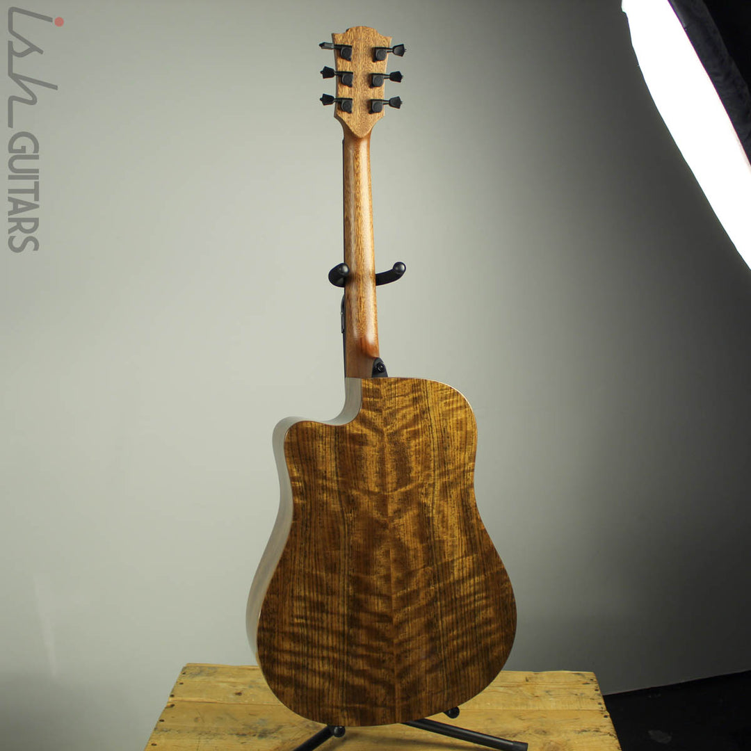 LAG THV20DCE Dreadnaught Cutaway HyVibe