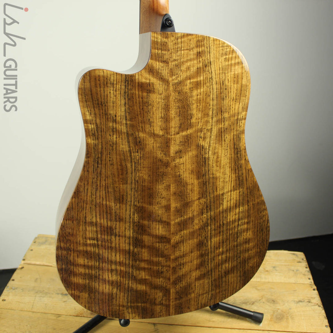 LAG THV20DCE Dreadnaught Cutaway HyVibe