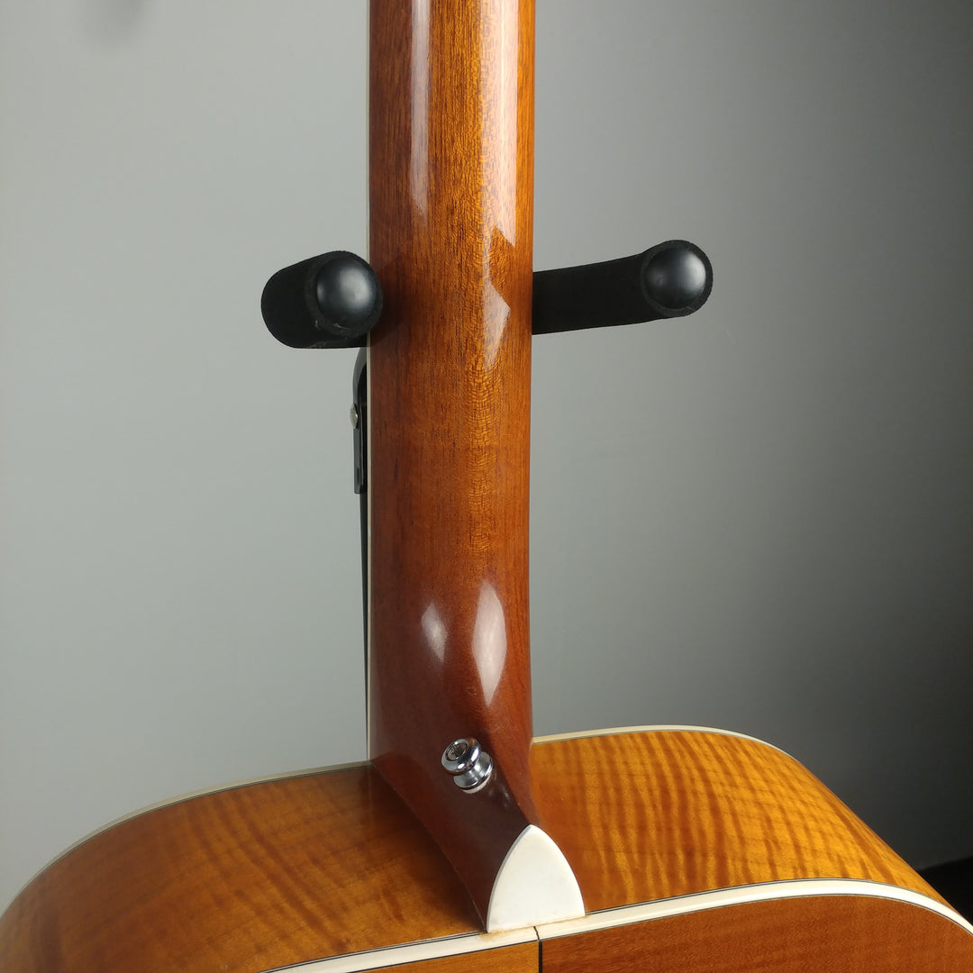 1993 Taylor 610 Natural With L.R. Baggs iBeam
