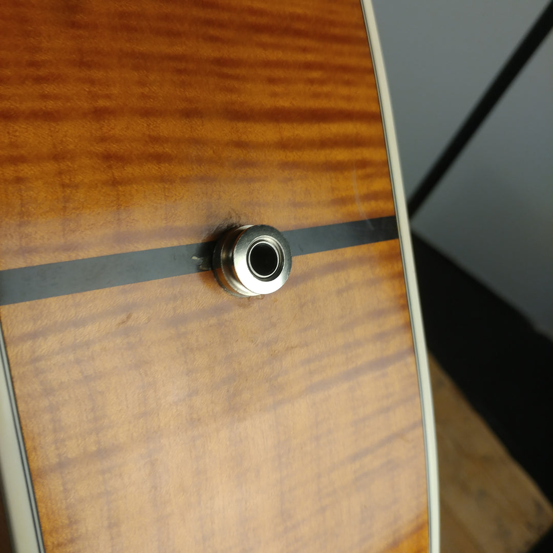 1993 Taylor 610 Natural With L.R. Baggs iBeam