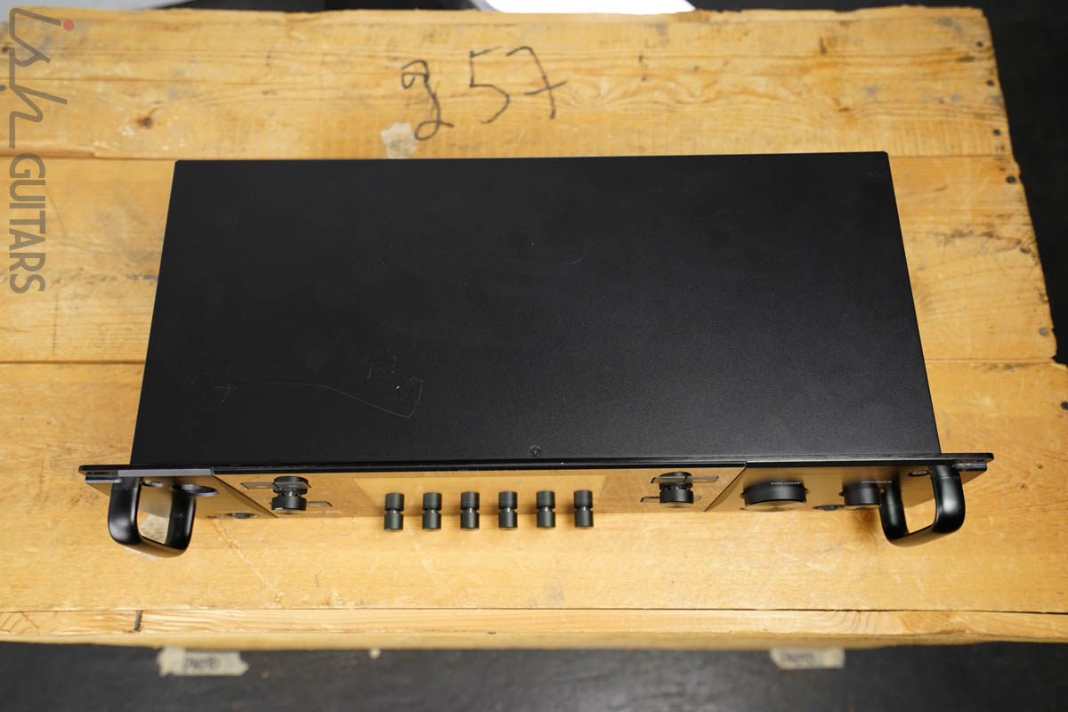 Used Line 6 Helix Rack Multi-Effects Processor – Ish Guitars