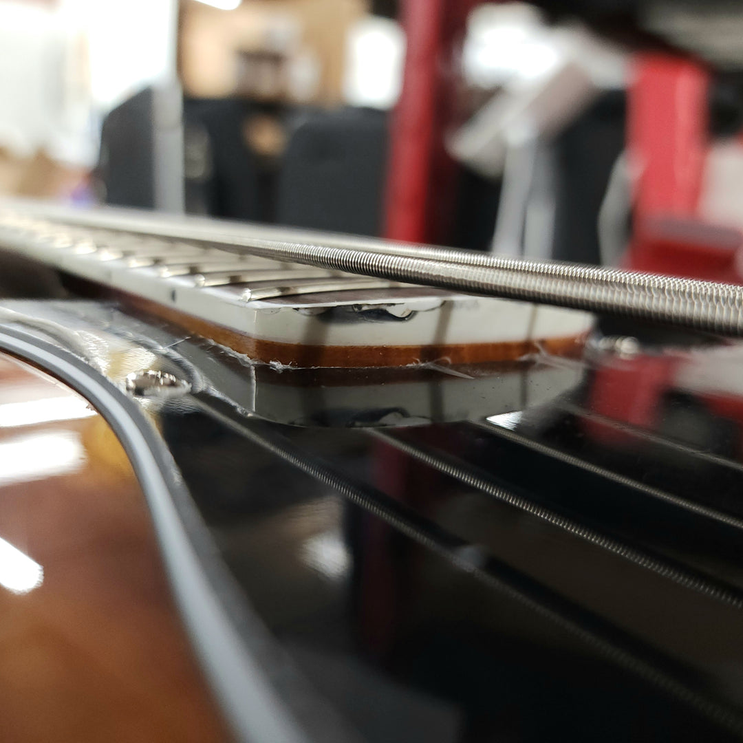 PRS SE Kestrel Bass Tri Color Sunburst Gloss Demo
