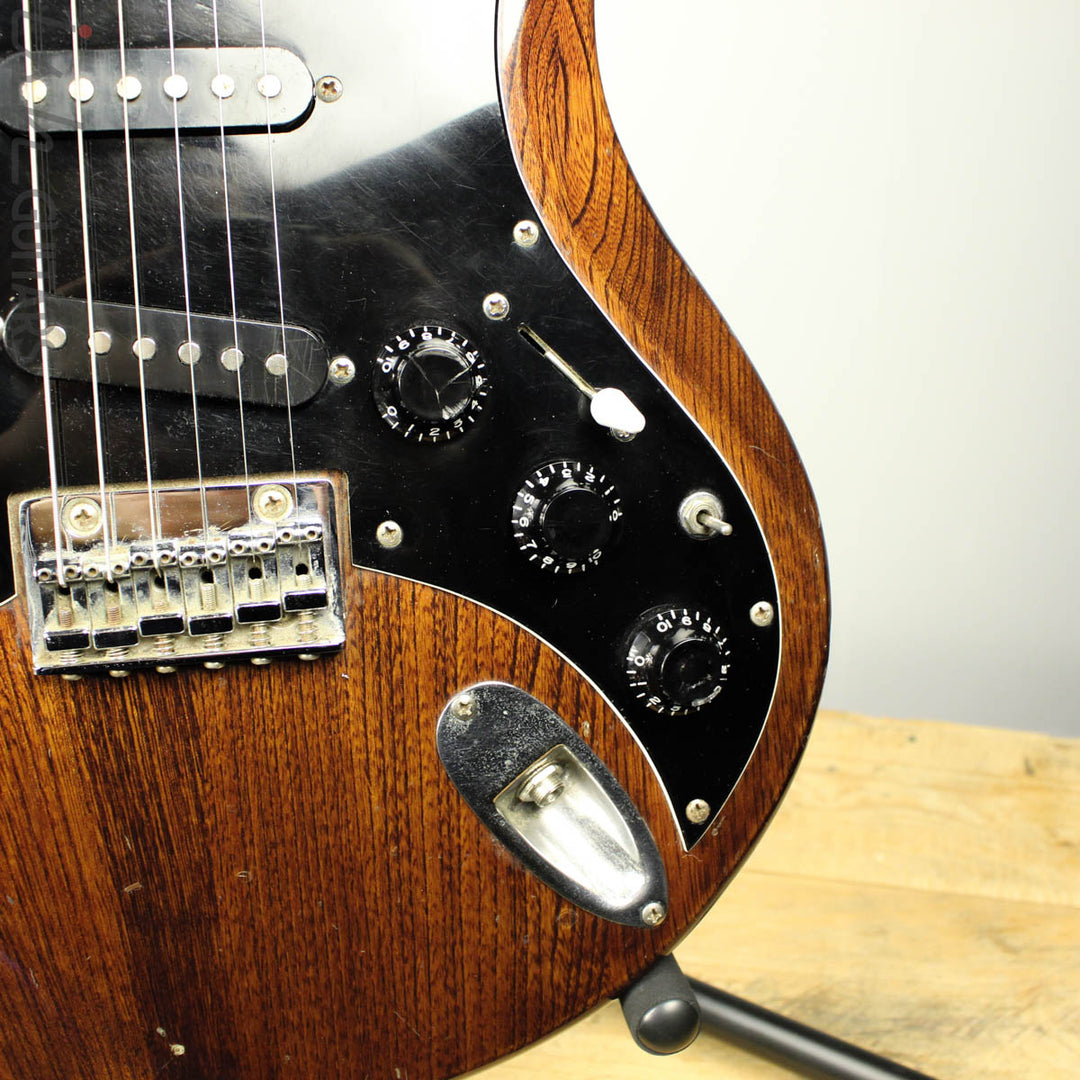 1980’s Vantage Avenger AV-330