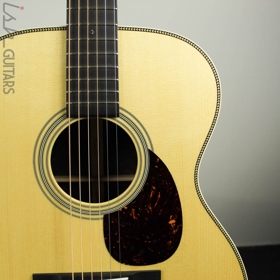 Martin Custom Shop 000-28 Wild Grain Rosewood Adirondack Spruce HD