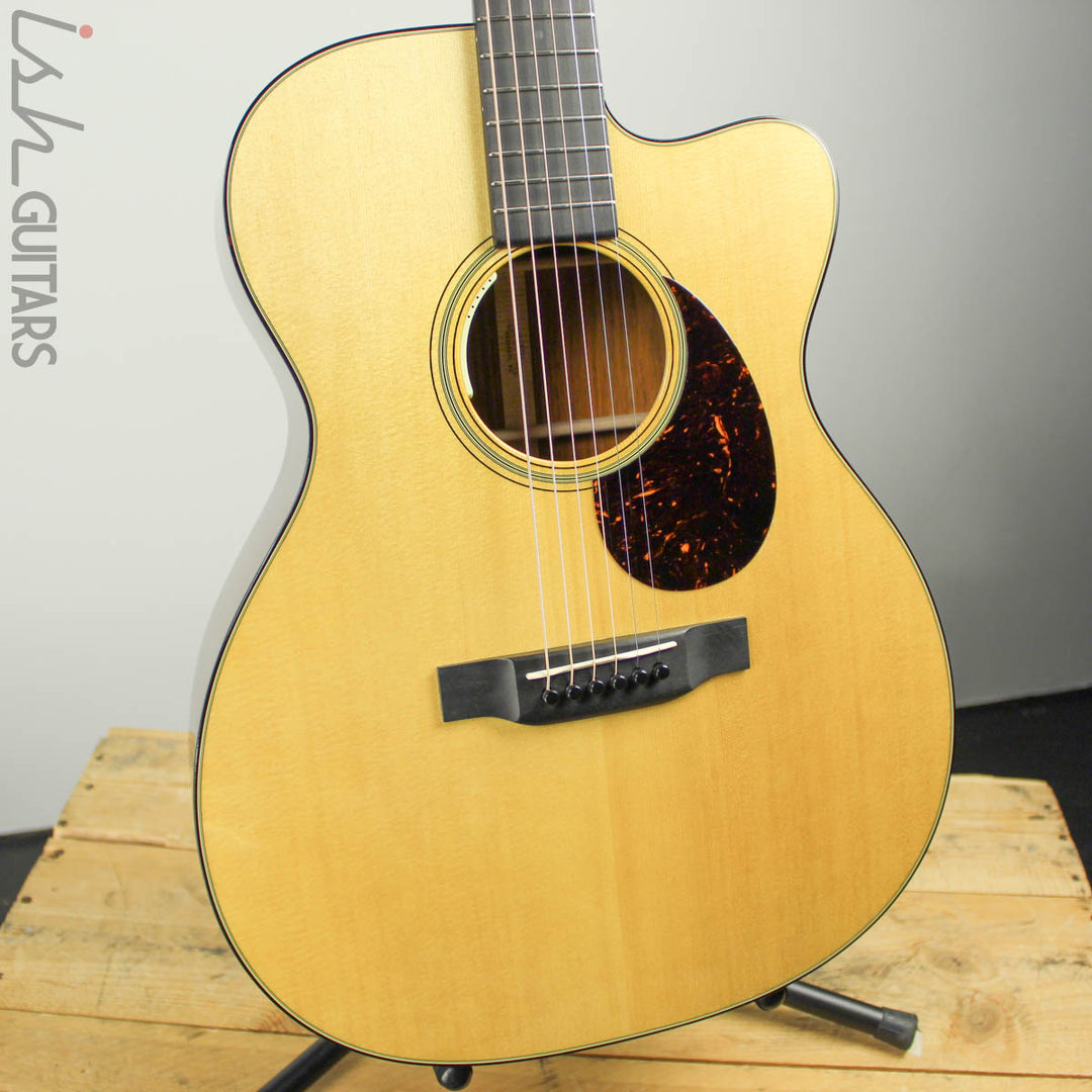 Martin Custom Shop 000-18 Cutaway Cocobolo Back Sitka Spruce Top (DEMO VIDEO)