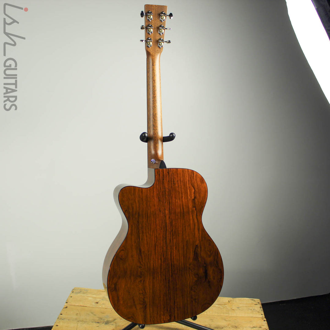 Martin Custom Shop 000-18 Cutaway Cocobolo Back Sitka Spruce Top (DEMO VIDEO)