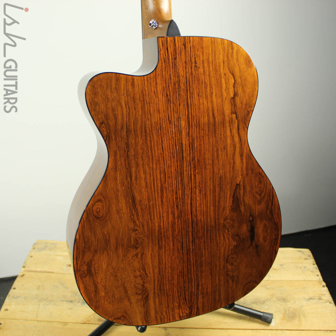 Martin Custom Shop 000-18 Cutaway Cocobolo Back Sitka Spruce Top (DEMO VIDEO)