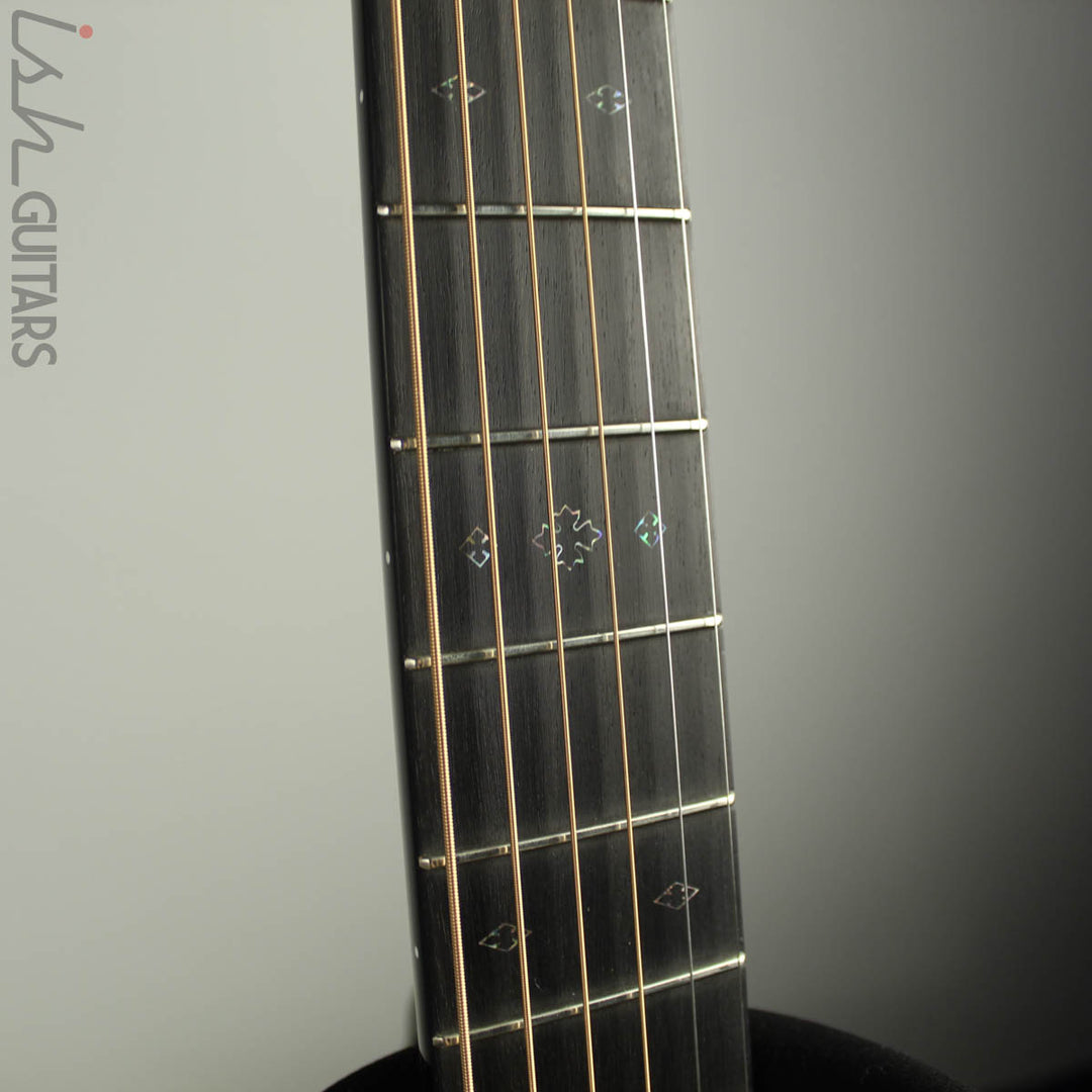 2019 Martin Custom Shop 00-17 12 Fret Flamed Mahogany Top (DEMO VIDEO)