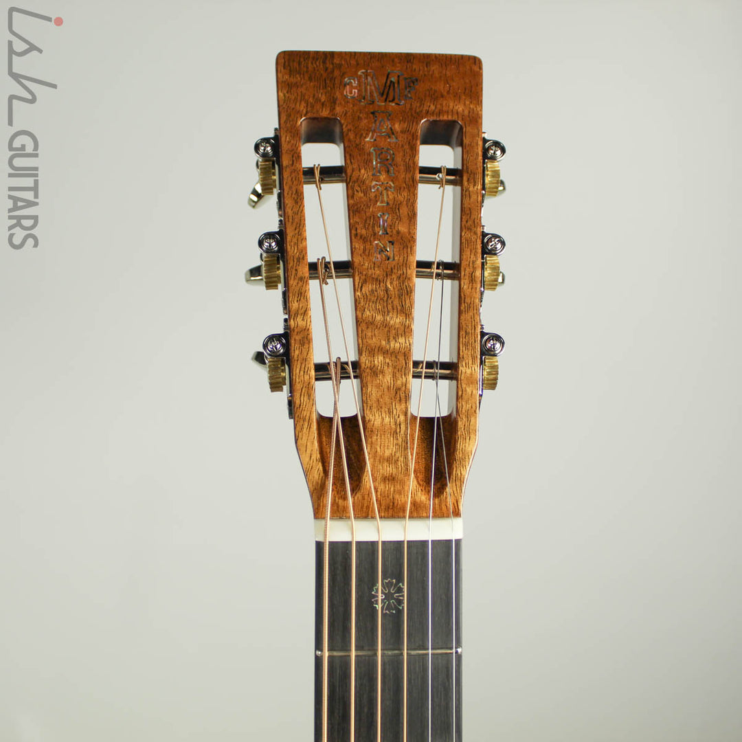 2019 Martin Custom Shop 00-17 12 Fret Flamed Mahogany Top (DEMO VIDEO)