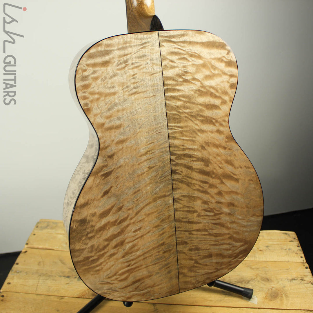 Martin 000-28 Custom Shop Deep Quilted Maple Back and Sides