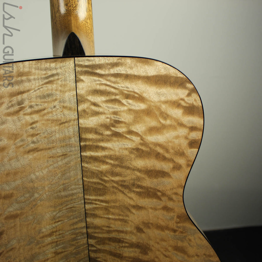 Martin 000-28 Custom Shop Deep Quilted Maple Back and Sides